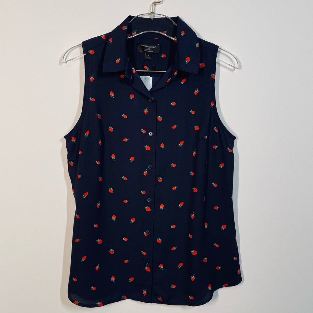 Banana Republic Navy with strawberries top size M